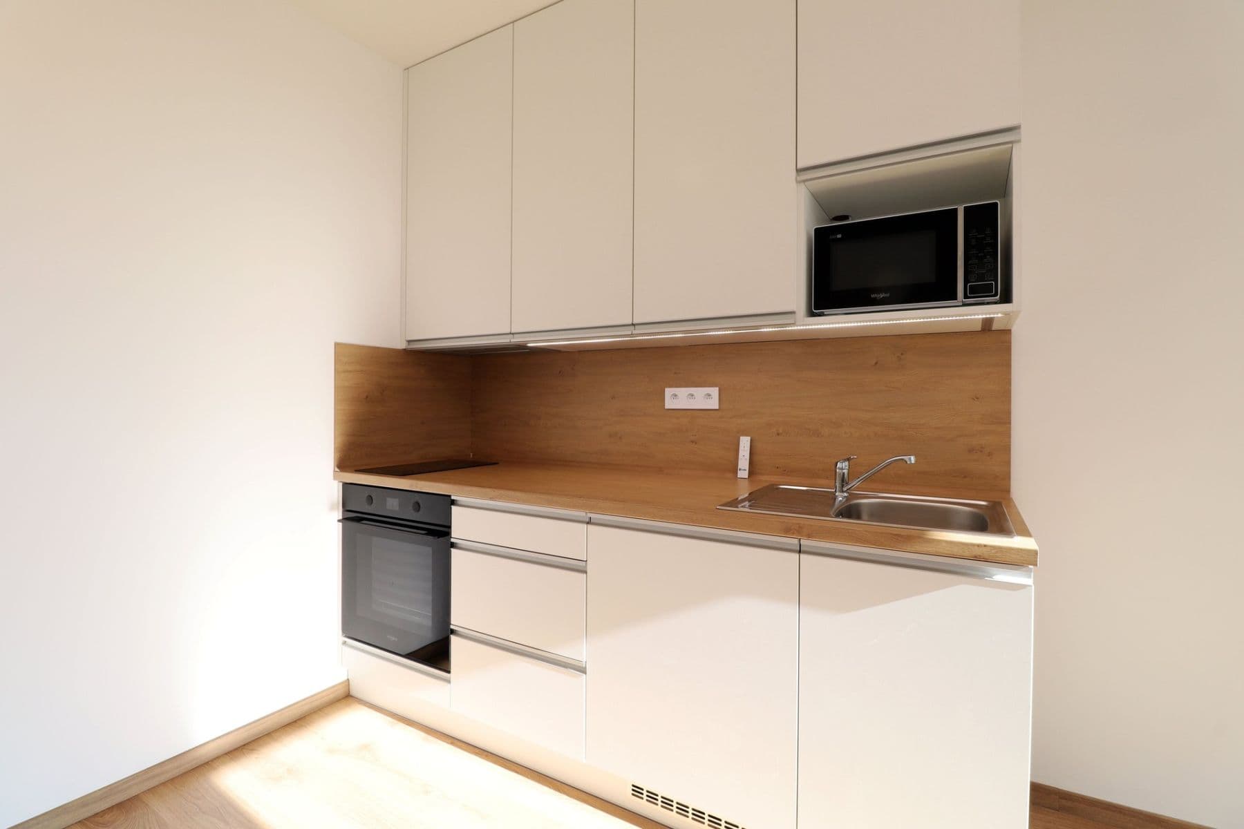 Pronájem bytu 1+kk 32 m², Oktábcových, Praha, Praha Pronájem bytu 1+kk 32 m², Oktábcových, Praha, Praha