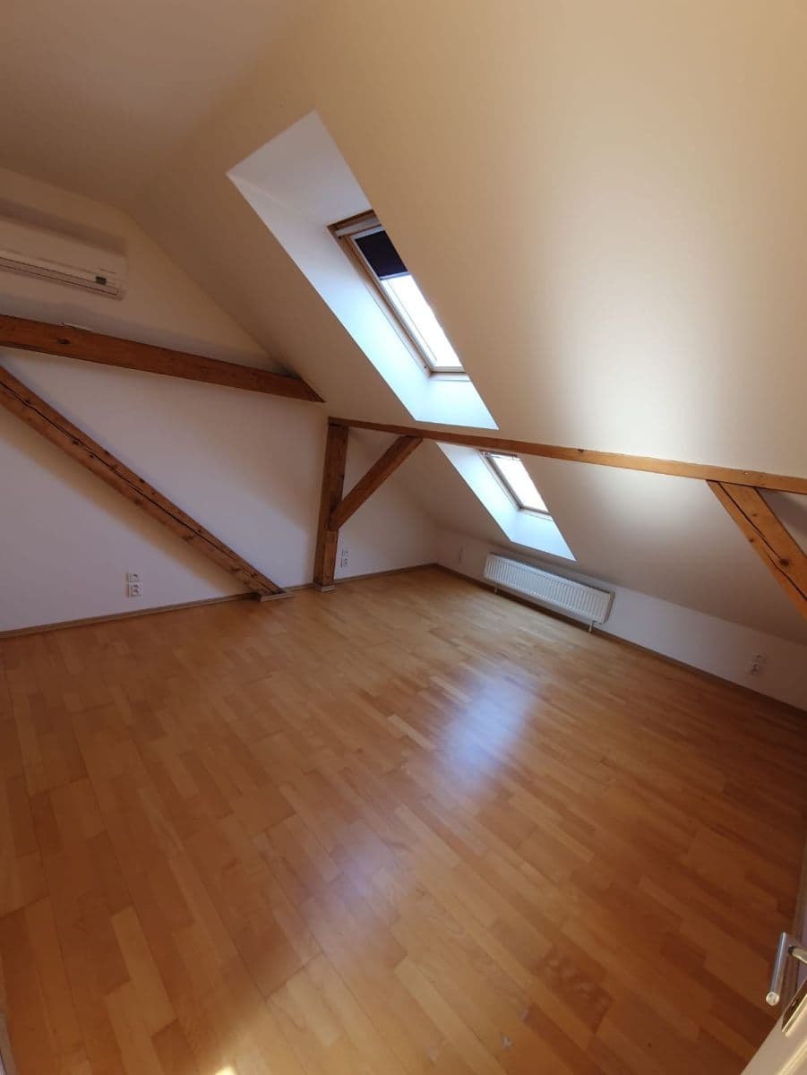 Pronájem bytu 3+kk 100 m², Lucemburská, Praha, Praha Pronájem bytu 3+kk 100 m², Lucemburská, Praha, Praha
