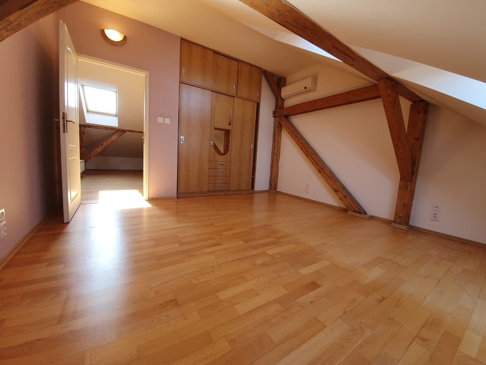 Pronájem bytu 3+kk 100 m², Lucemburská, Praha, Praha Pronájem bytu 3+kk 100 m², Lucemburská, Praha, Praha