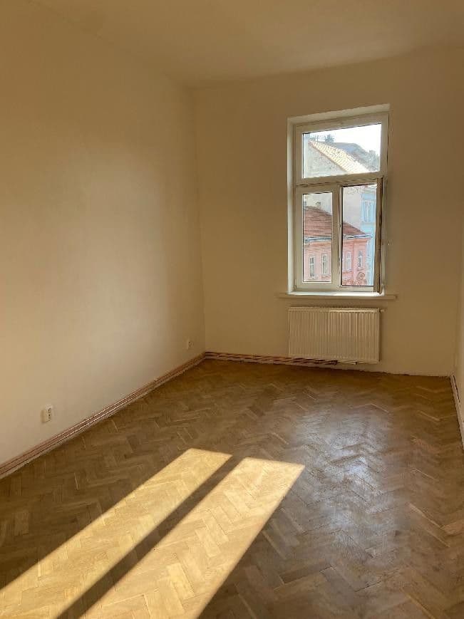 Pronájem bytu 1+1 37 m², Bořivojova, Praha, Praha Pronájem bytu 1+1 37 m², Bořivojova, Praha, Praha