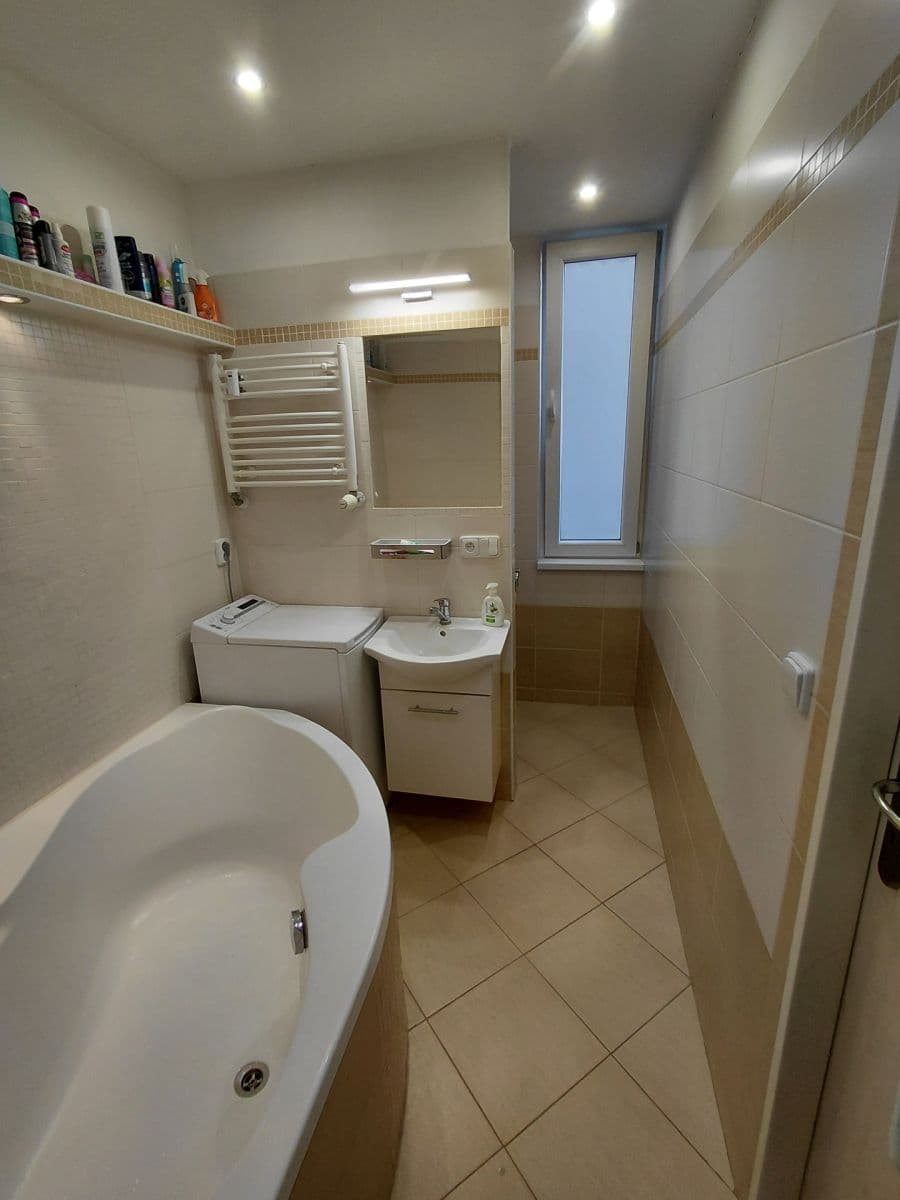 Prodej bytu 3+kk 65 m², Ševcovská, Zlín, Zlínský kraj Prodej bytu 3+kk 65 m², Ševcovská, Zlín, Zlínský kraj