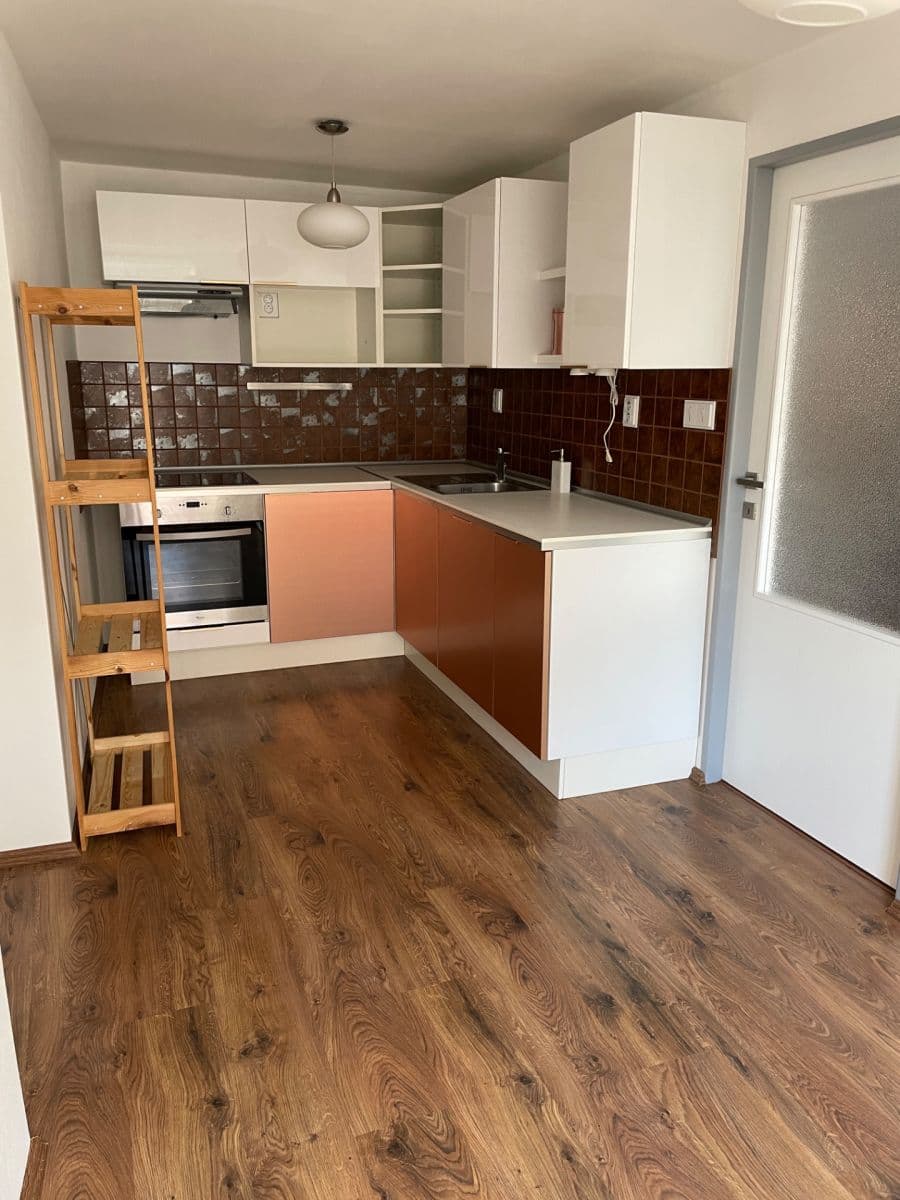 Pronájem bytu 2+1 95 m², Náměstí, Žebrák, Středočeský kraj Pronájem bytu 2+1 95 m², Náměstí, Žebrák, Středočeský kraj