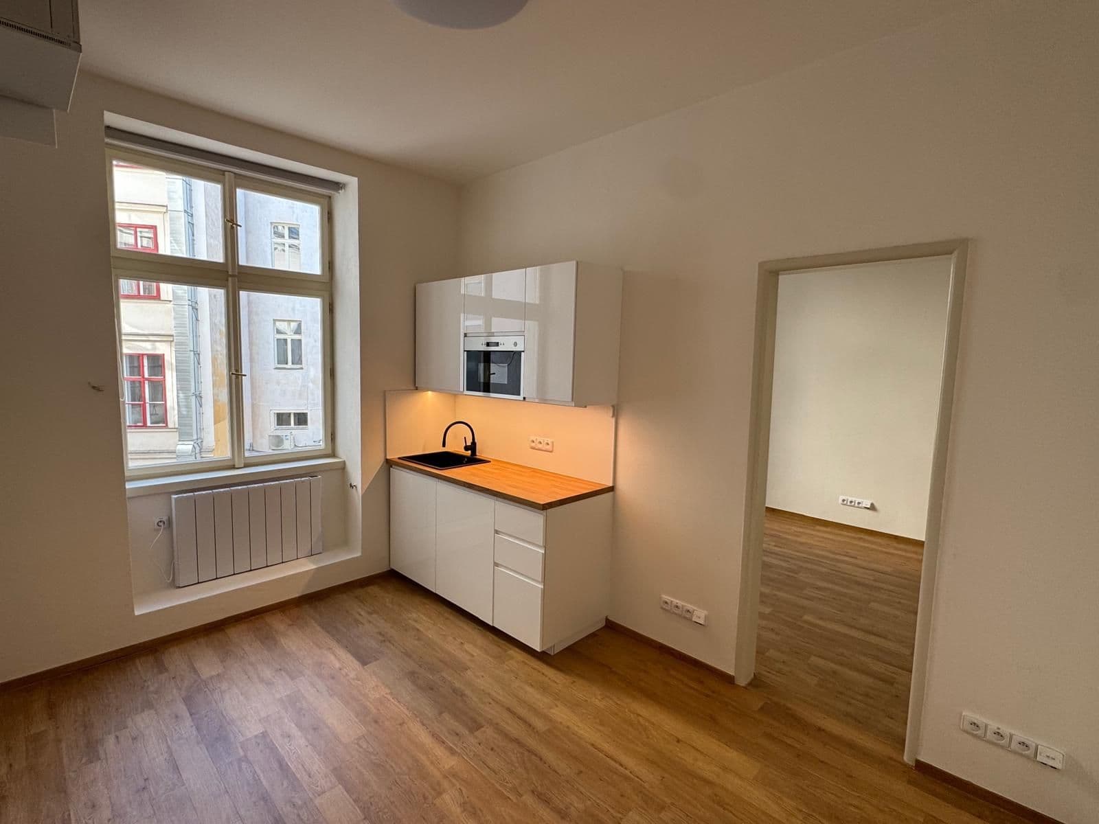 Pronájem kanceláře 27 m², Jungmannova, Praha, Praha Pronájem kanceláře 27 m², Jungmannova, Praha, Praha
