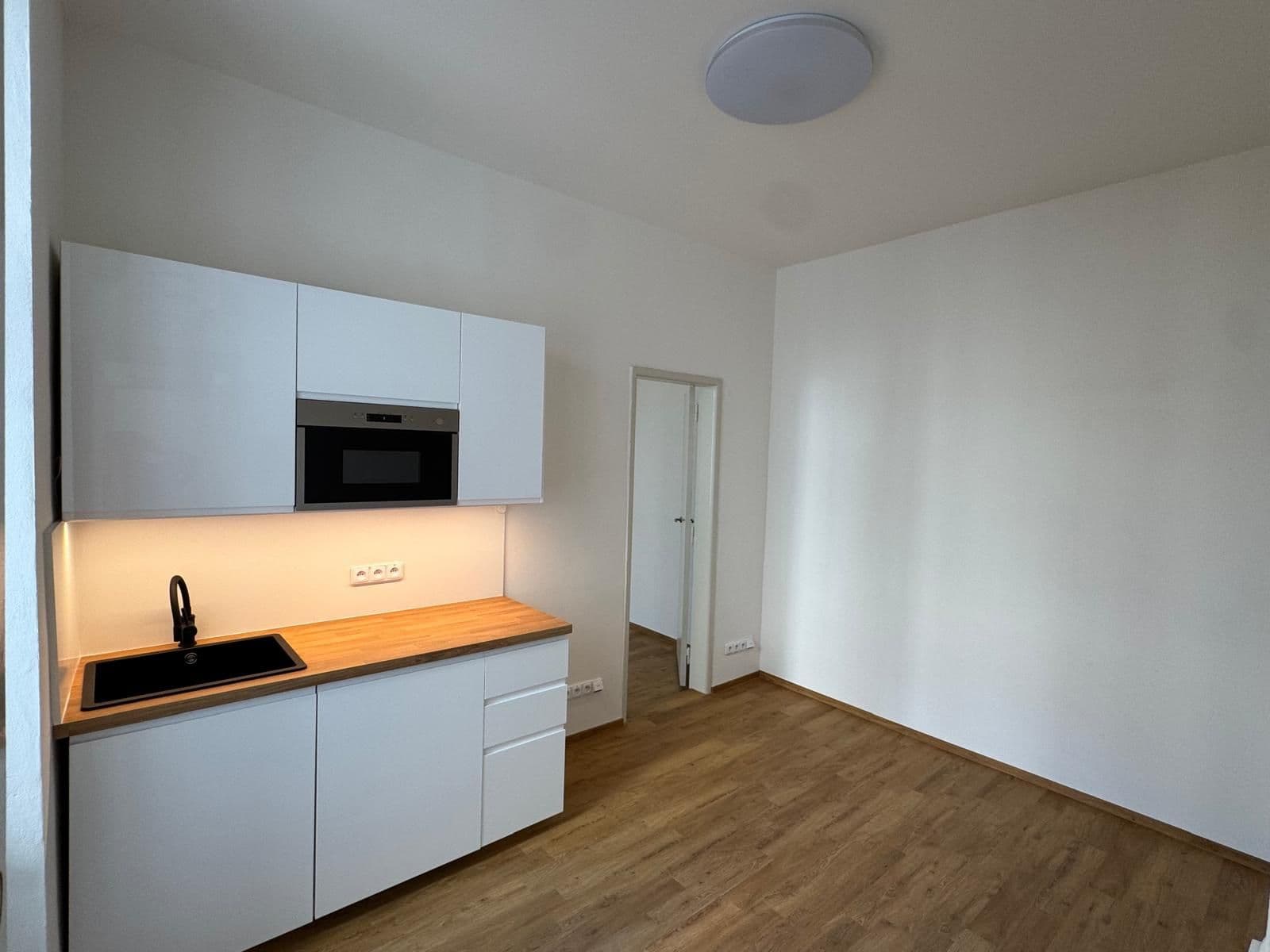 Pronájem kanceláře 27 m², Jungmannova, Praha, Praha Pronájem kanceláře 27 m², Jungmannova, Praha, Praha