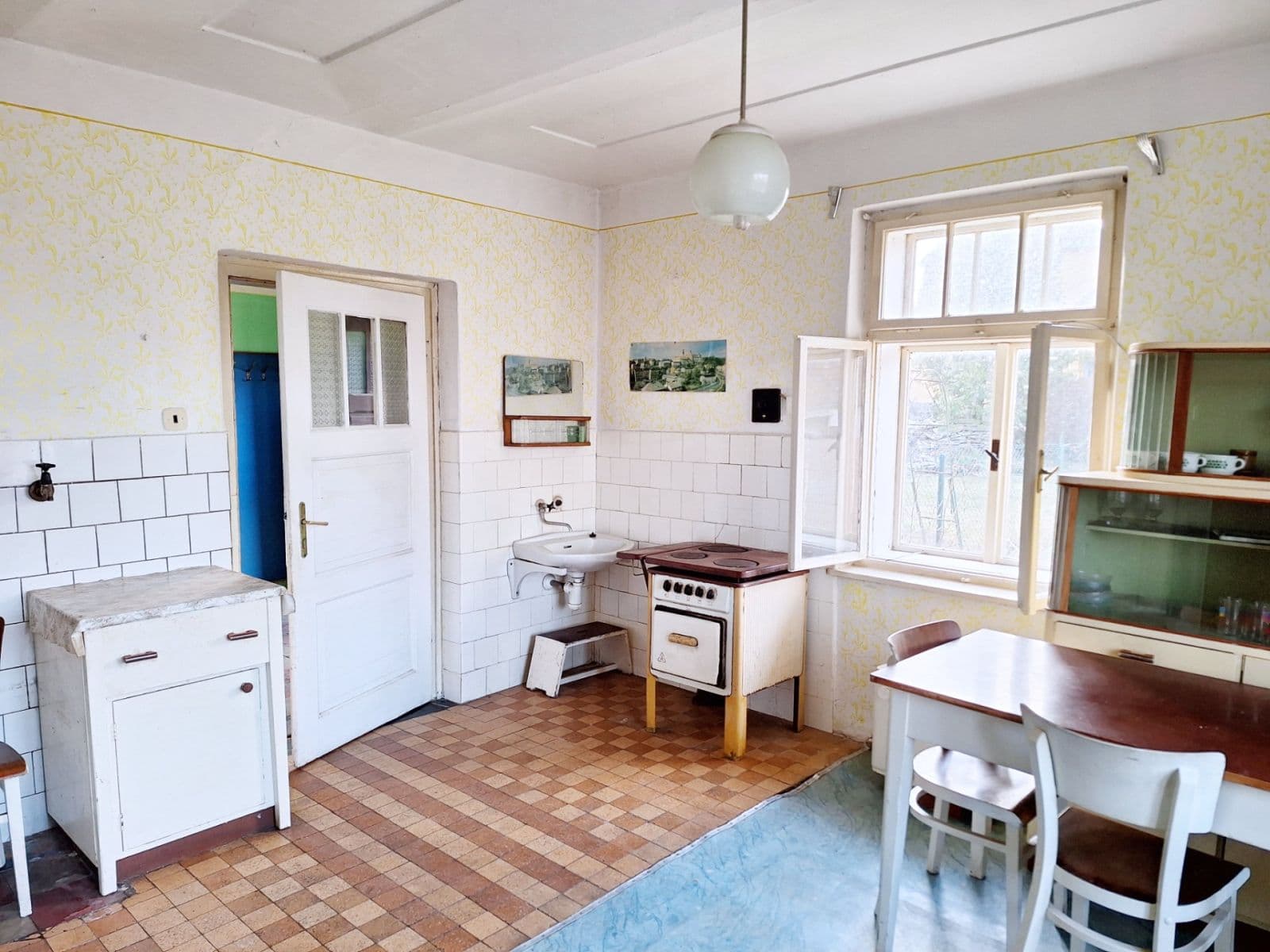 Prodej domu 145 m², pozemek 2.081 m², Mokré, Královéhradecký kraj Prodej domu 145 m², pozemek 2.081 m², Mokré, Královéhradecký kraj