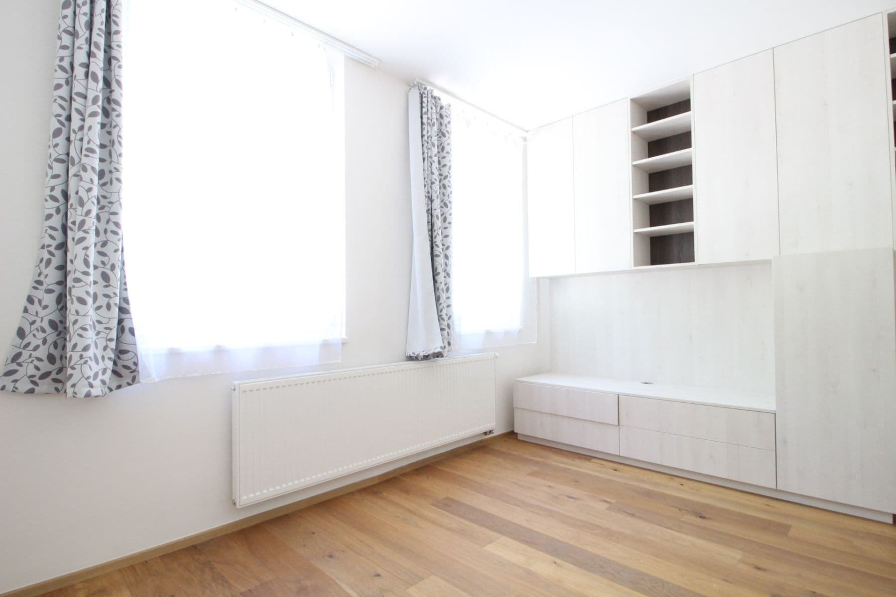 Pronájem bytu 1+kk 20 m², Perucká, Praha, Praha Pronájem bytu 1+kk 20 m², Perucká, Praha, Praha