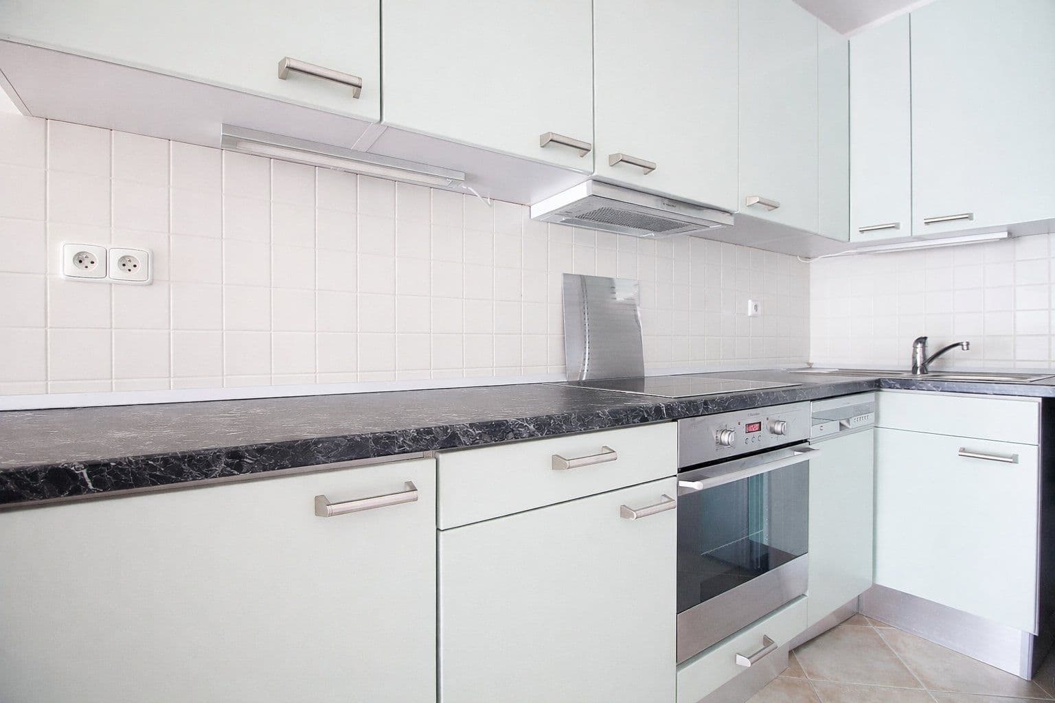 Pronájem bytu 1+kk 38 m², Zubrnická, Praha, Praha Pronájem bytu 1+kk 38 m², Zubrnická, Praha, Praha