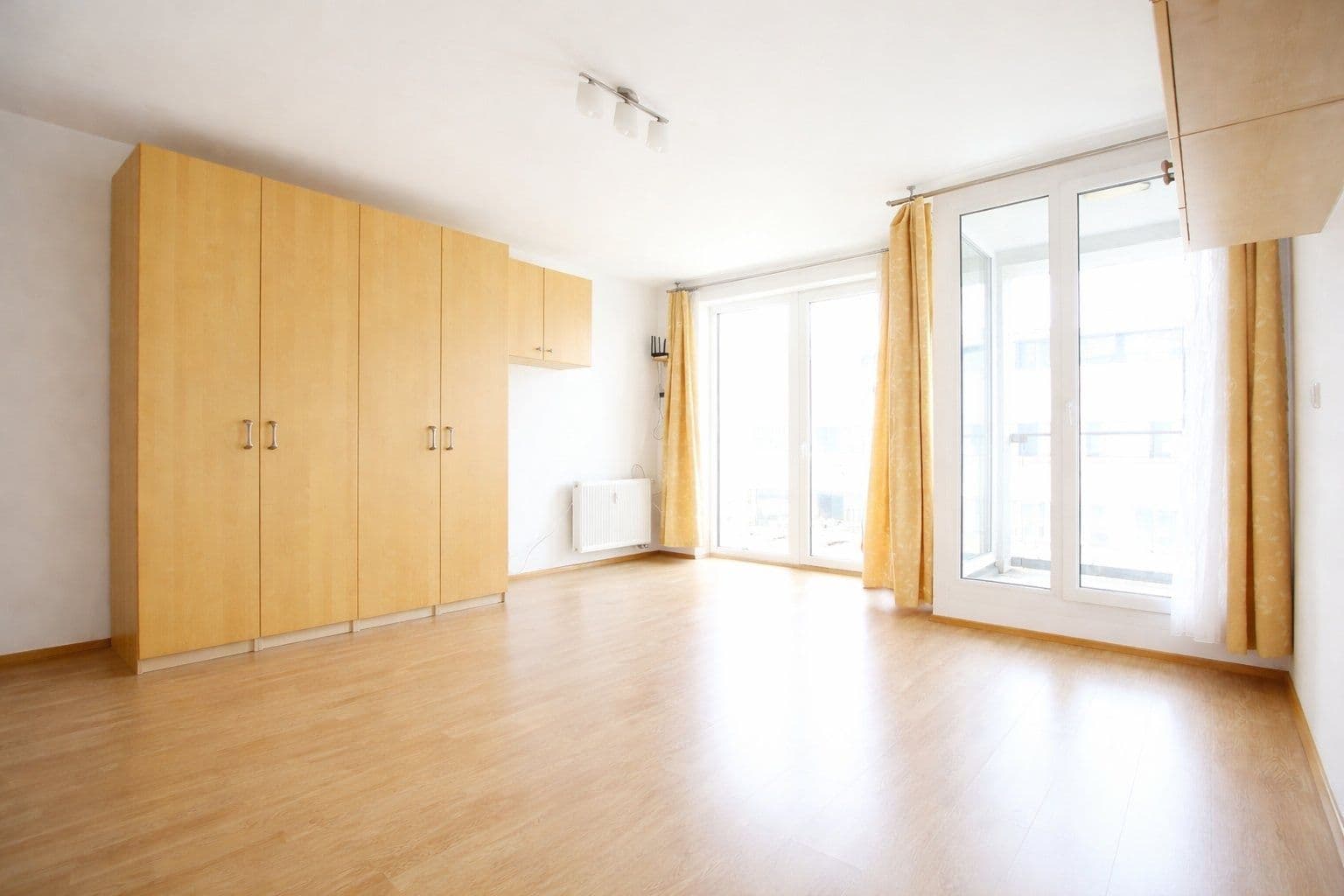 Pronájem bytu 1+kk 38 m², Zubrnická, Praha, Praha Pronájem bytu 1+kk 38 m², Zubrnická, Praha, Praha