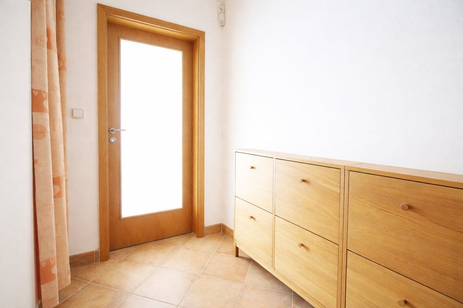 Pronájem bytu 1+kk 38 m², Zubrnická, Praha, Praha Pronájem bytu 1+kk 38 m², Zubrnická, Praha, Praha