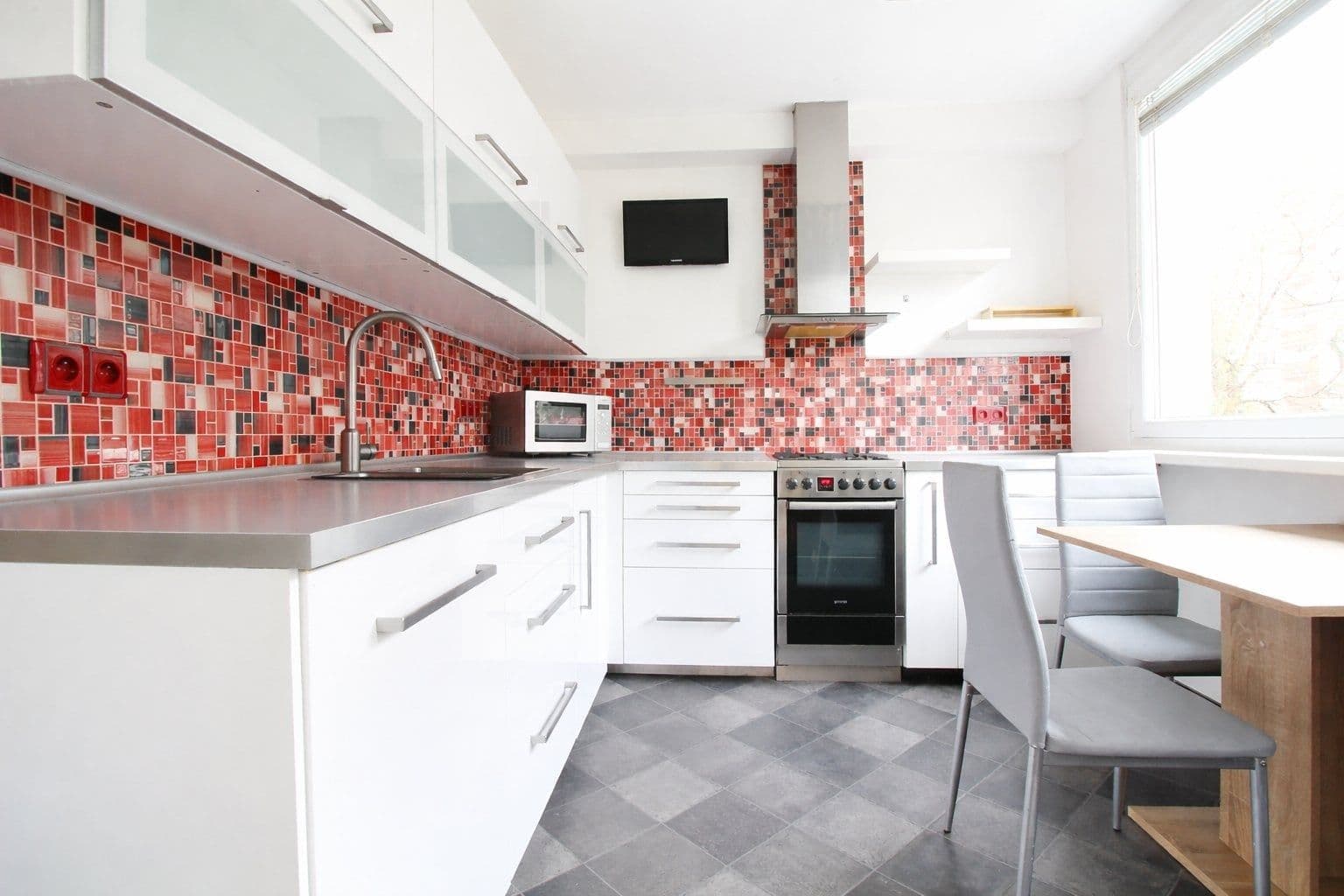 Pronájem bytu 3+kk 64 m², U stadionu, Mladá Boleslav, Středočeský kraj Pronájem bytu 3+kk 64 m², U stadionu, Mladá Boleslav, Středočeský kraj