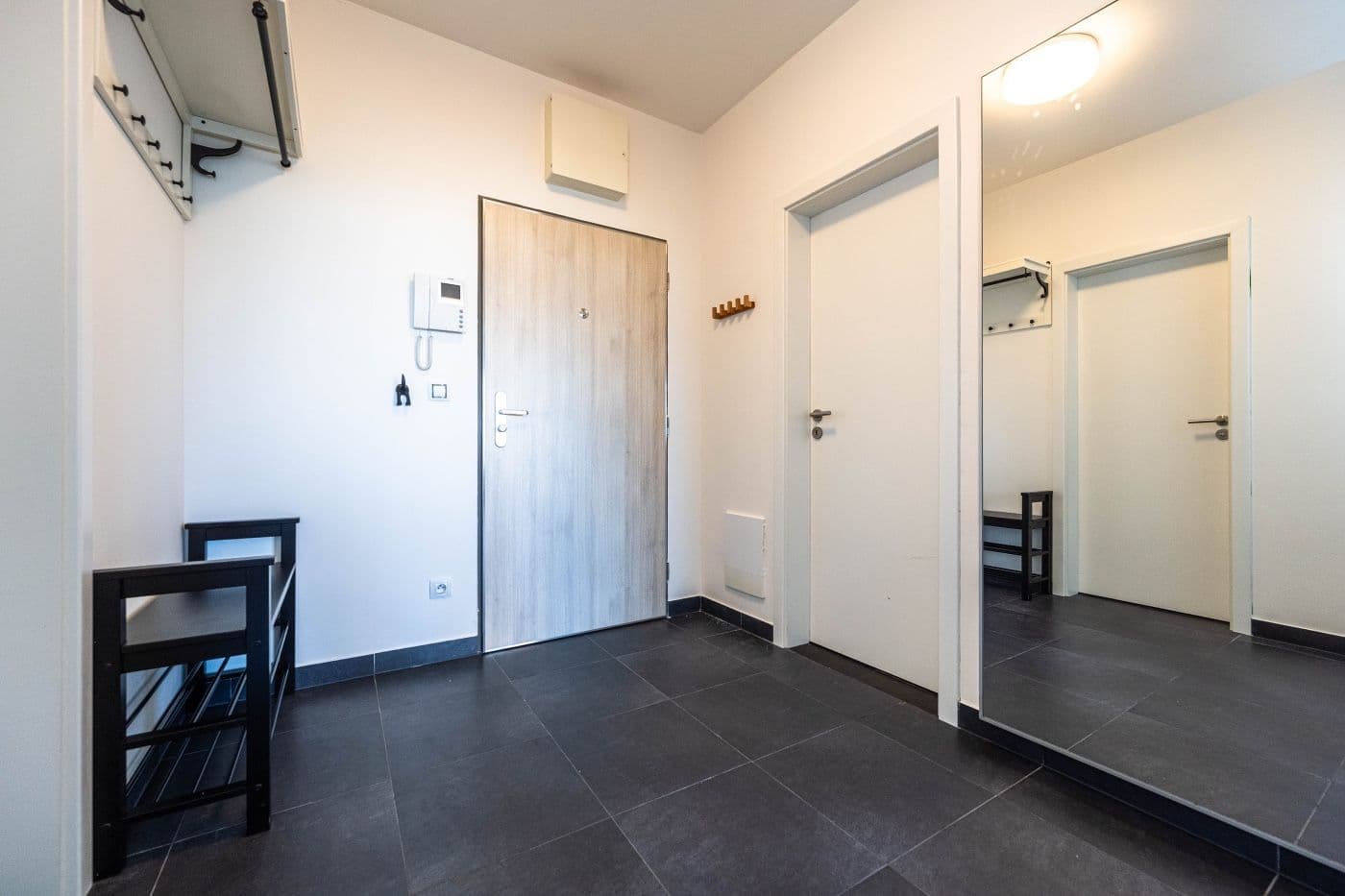 Prodej bytu 2+kk 60 m², Devonská, Praha, Praha Prodej bytu 2+kk 60 m², Devonská, Praha, Praha