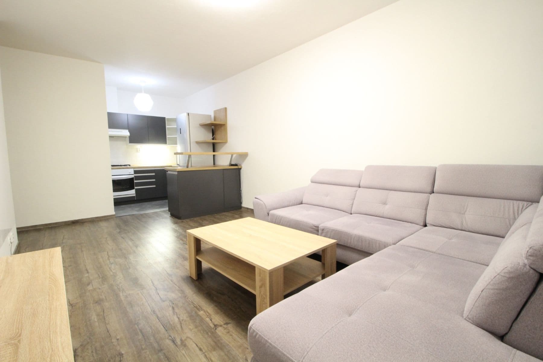 Pronájem bytu 2+kk 41 m², Pelušková, Praha, Praha Pronájem bytu 2+kk 41 m², Pelušková, Praha, Praha