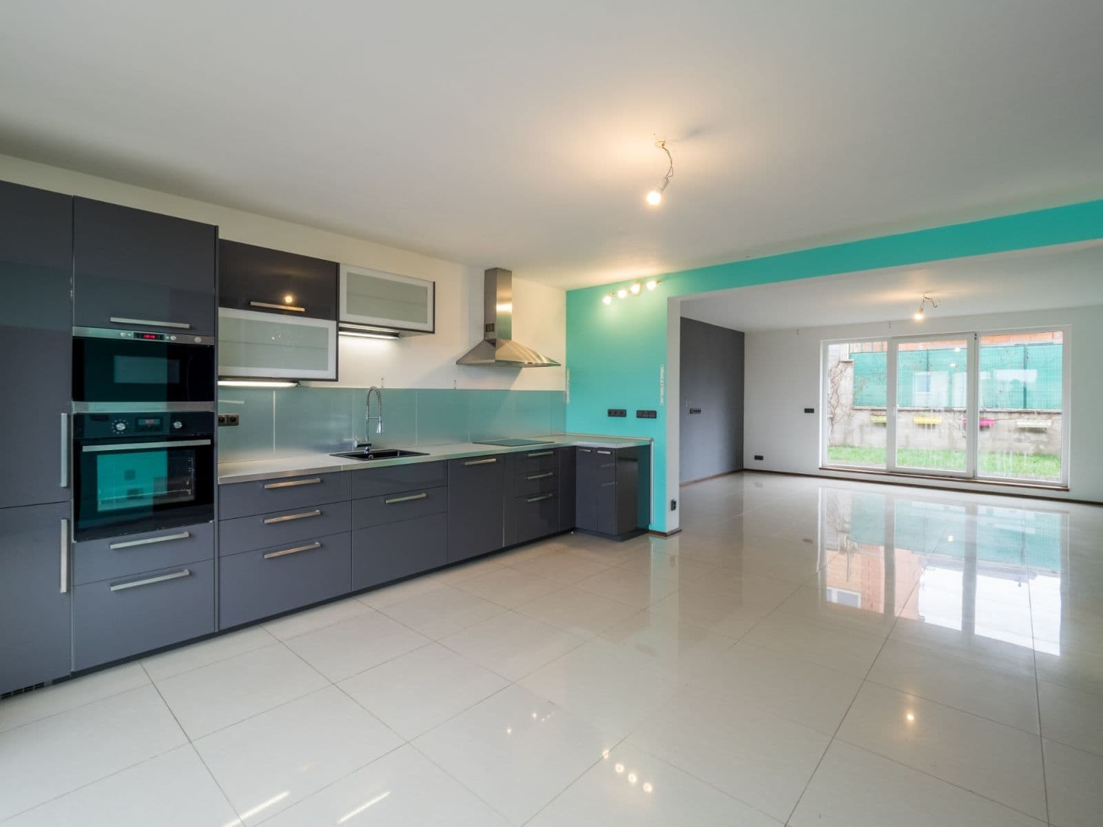 Pronájem domu 136 m², pozemek 67 m², Pod Macalákem, Kralupy nad Vltavou, Středočeský kraj Pronájem domu 136 m², pozemek 67 m², Pod Macalákem, Kralupy nad Vltavou, Středočeský kraj