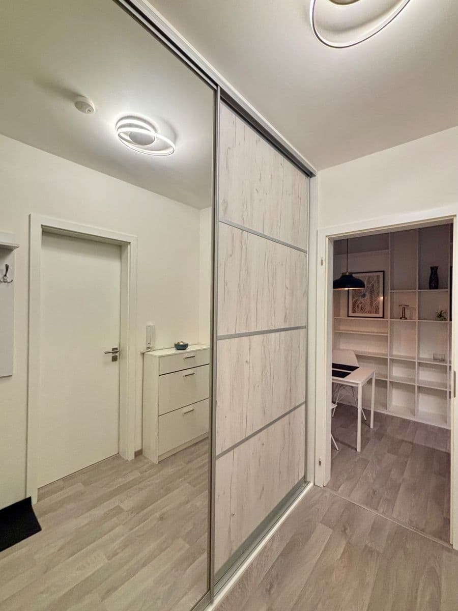 Pronájem bytu 1+1 39 m², Olgy Havlové, Praha, Praha Pronájem bytu 1+1 39 m², Olgy Havlové, Praha, Praha