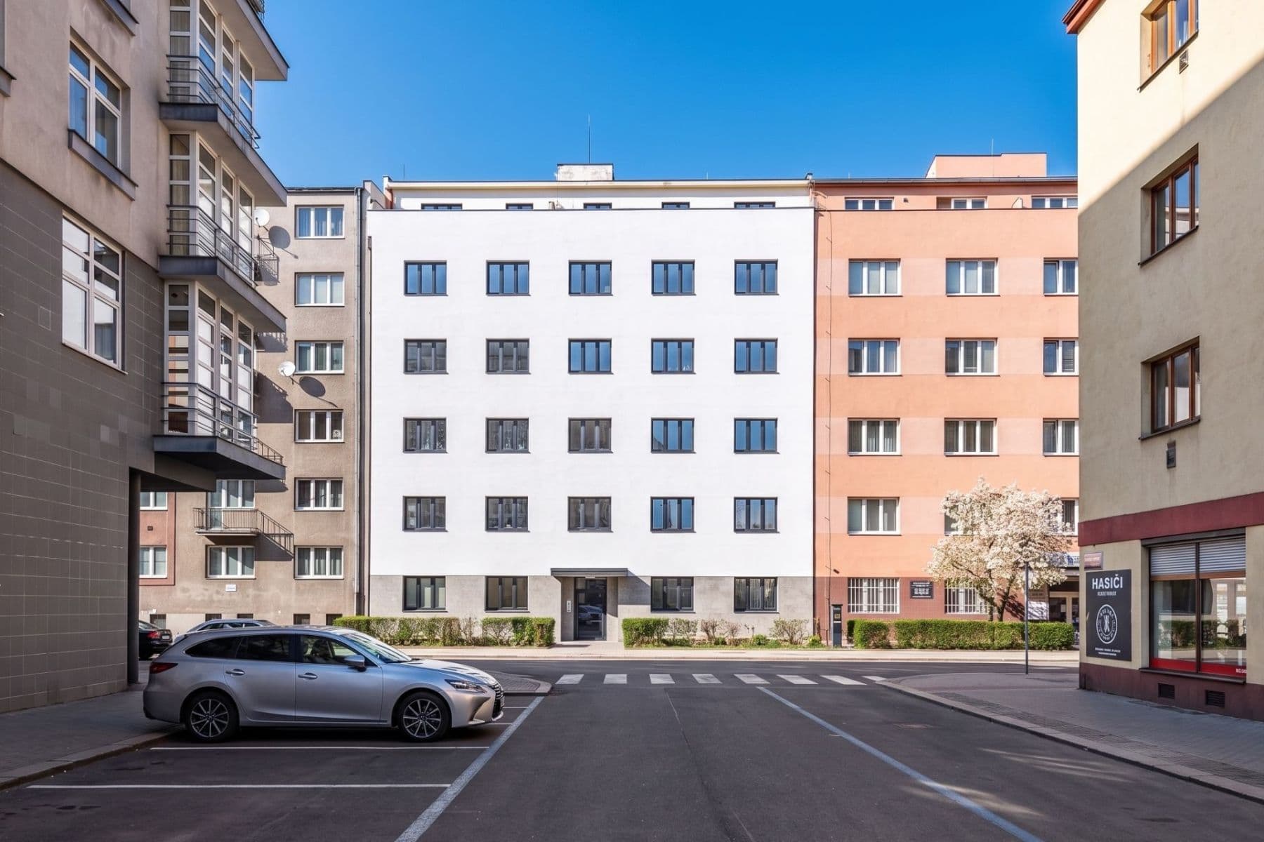 Prodej bytu 3+kk 81 m², Ukrajinská, Praha, Praha Prodej bytu 3+kk 81 m², Ukrajinská, Praha, Praha