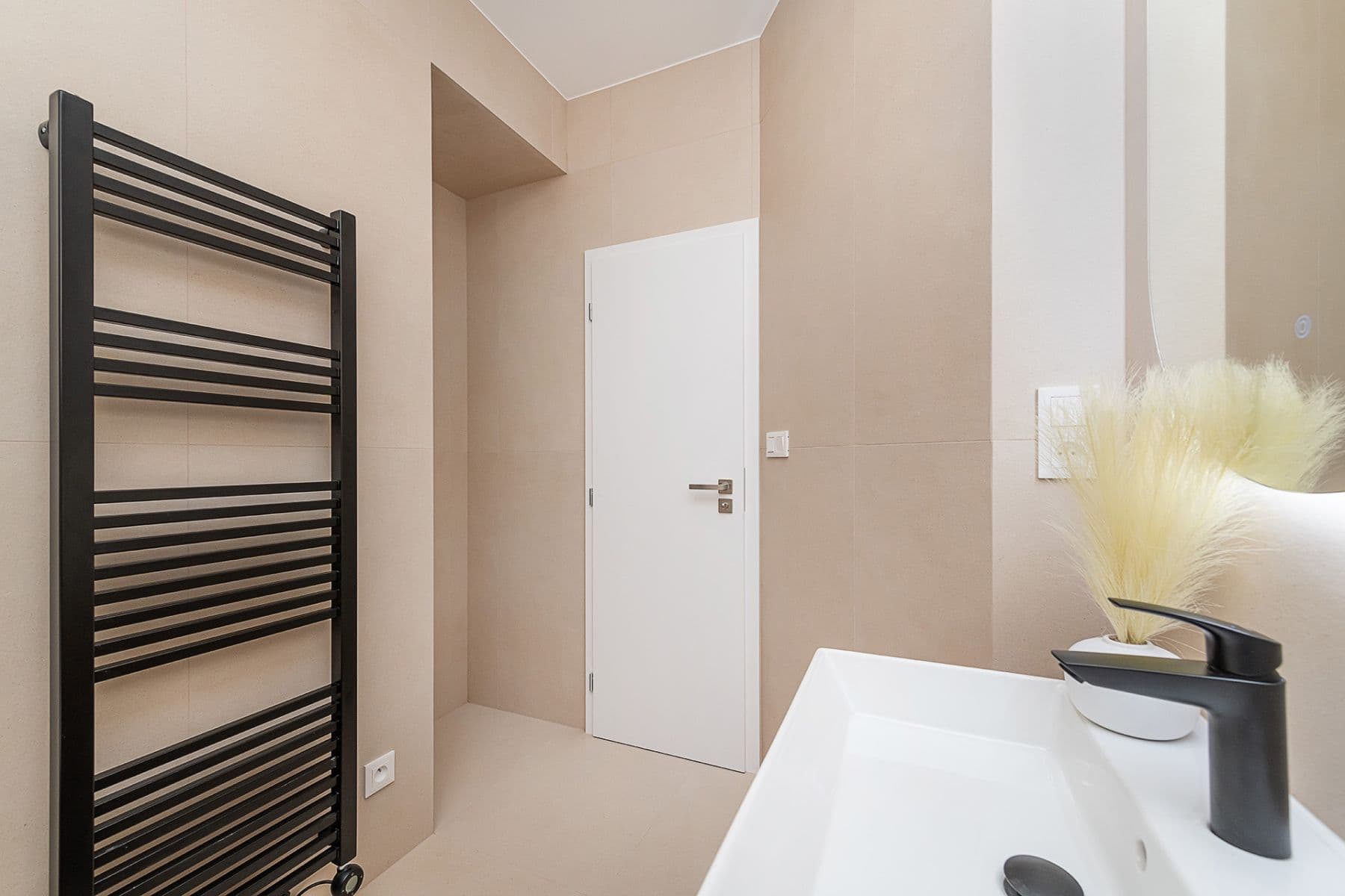 Prodej bytu 3+kk 81 m², Ukrajinská, Praha, Praha Prodej bytu 3+kk 81 m², Ukrajinská, Praha, Praha