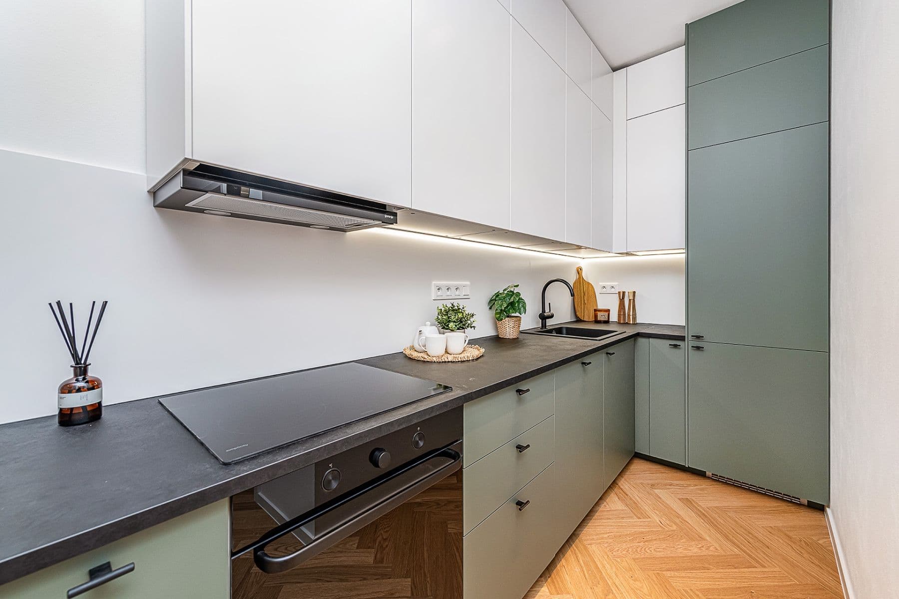 Prodej bytu 3+kk 81 m², Ukrajinská, Praha, Praha Prodej bytu 3+kk 81 m², Ukrajinská, Praha, Praha