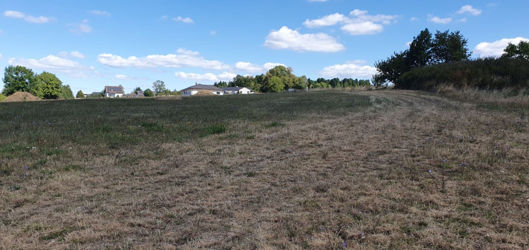 Prodej pozemku 1.215 m², Narysov, Středočeský kraj Prodej pozemku 1.215 m², Narysov, Středočeský kraj