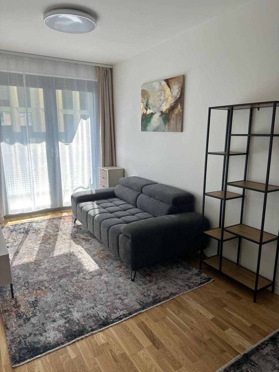 Pronájem bytu 2+1 44 m², Bratislava - mestská časť Staré Mesto, Bratislavský kraj Pronájem bytu 2+1 44 m², Bratislava - mestská časť Staré Mesto, Bratislavský kraj