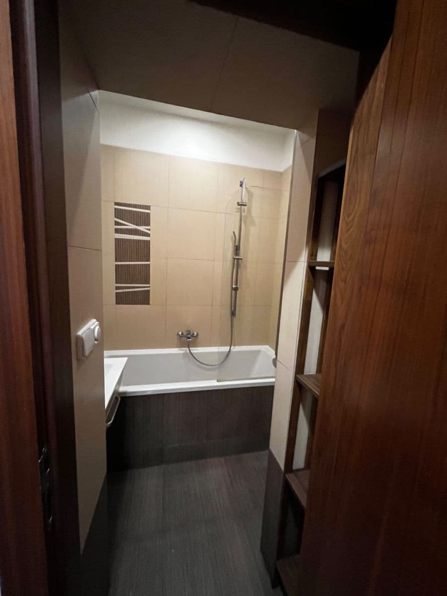Pronájem bytu 2+1 60 m², Jeremenkova, Praha, Praha Pronájem bytu 2+1 60 m², Jeremenkova, Praha, Praha