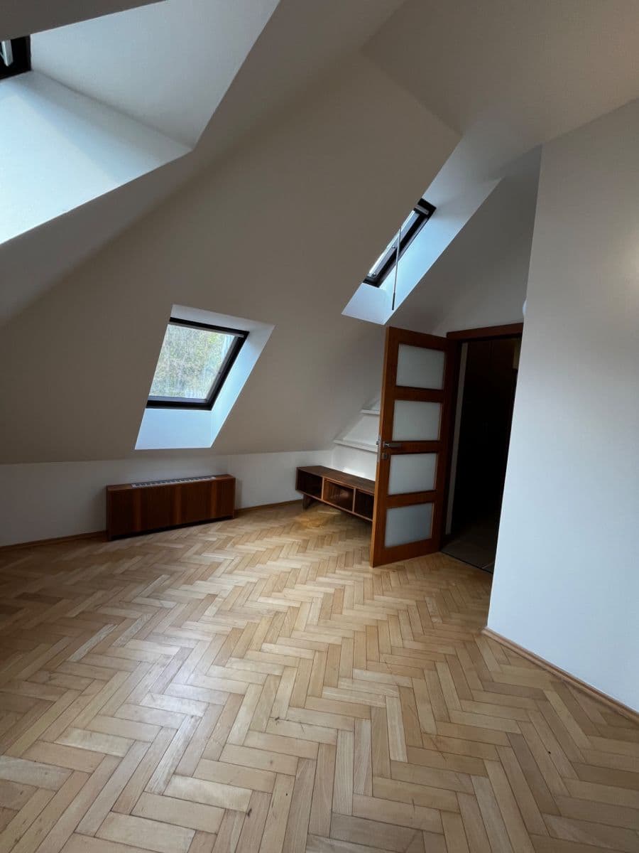 Pronájem bytu 2+1 60 m², Jeremenkova, Praha, Praha Pronájem bytu 2+1 60 m², Jeremenkova, Praha, Praha
