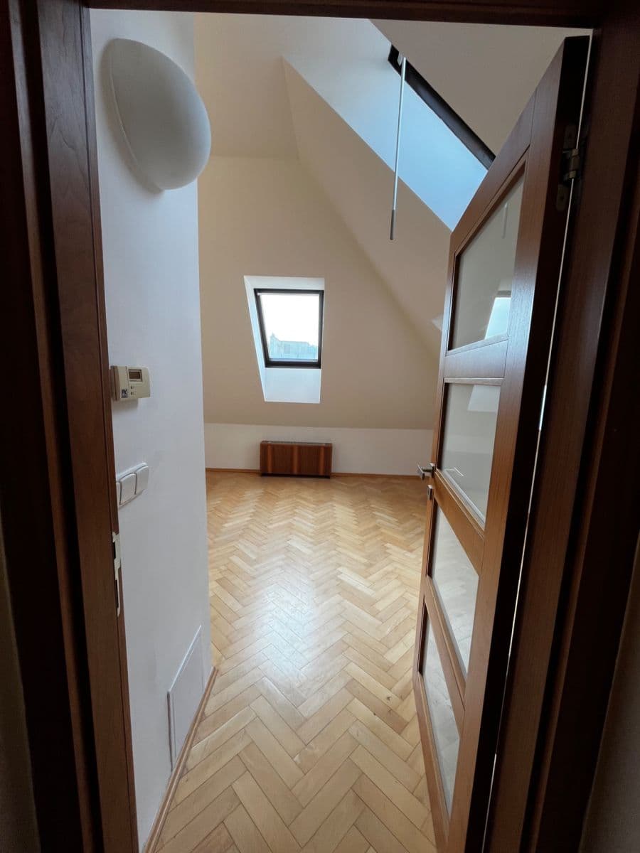 Pronájem bytu 2+1 60 m², Jeremenkova, Praha, Praha Pronájem bytu 2+1 60 m², Jeremenkova, Praha, Praha