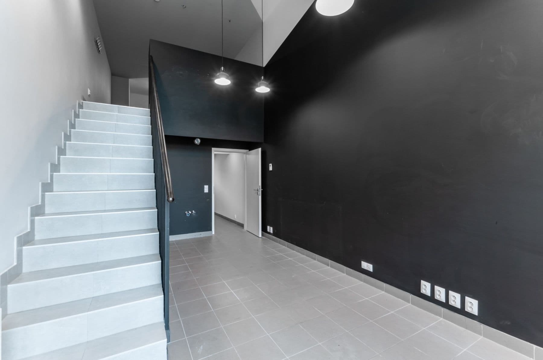 Pronájem nebytového prostoru 54 m², U Mlýnského kanálu, Praha, Praha Pronájem nebytového prostoru 54 m², U Mlýnského kanálu, Praha, Praha