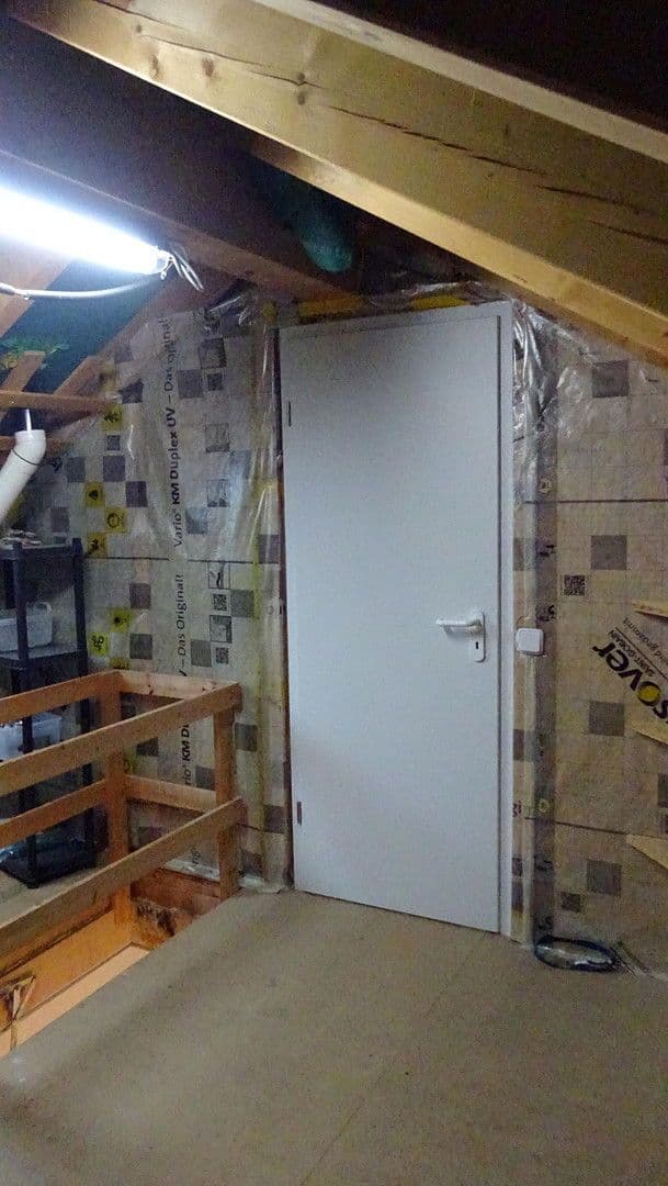 Prodej domu 112 m², pozemek 572 m², wird angegeben, Freiburg, Bádensko-Württembersko Prodej domu 112 m², pozemek 572 m², wird angegeben, Freiburg, Bádensko-Württembersko