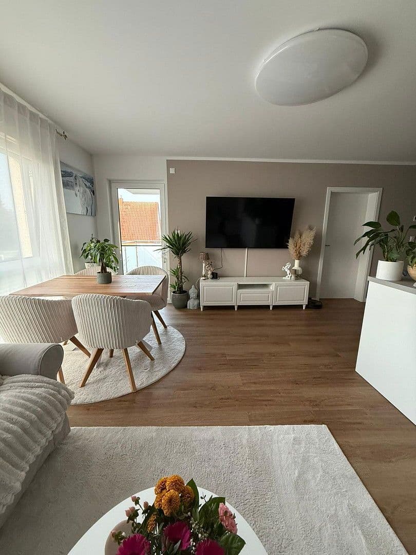 Pronájem bytu 3+1 72 m², Garbsen, Dolní Sasko Pronájem bytu 3+1 72 m², Garbsen, Dolní Sasko