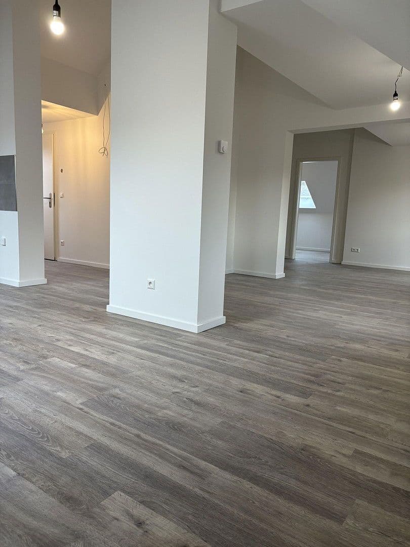 Pronájem bytu 2+1 70 m², Kienhorststr., Berlin, Berlín Pronájem bytu 2+1 70 m², Kienhorststr., Berlin, Berlín