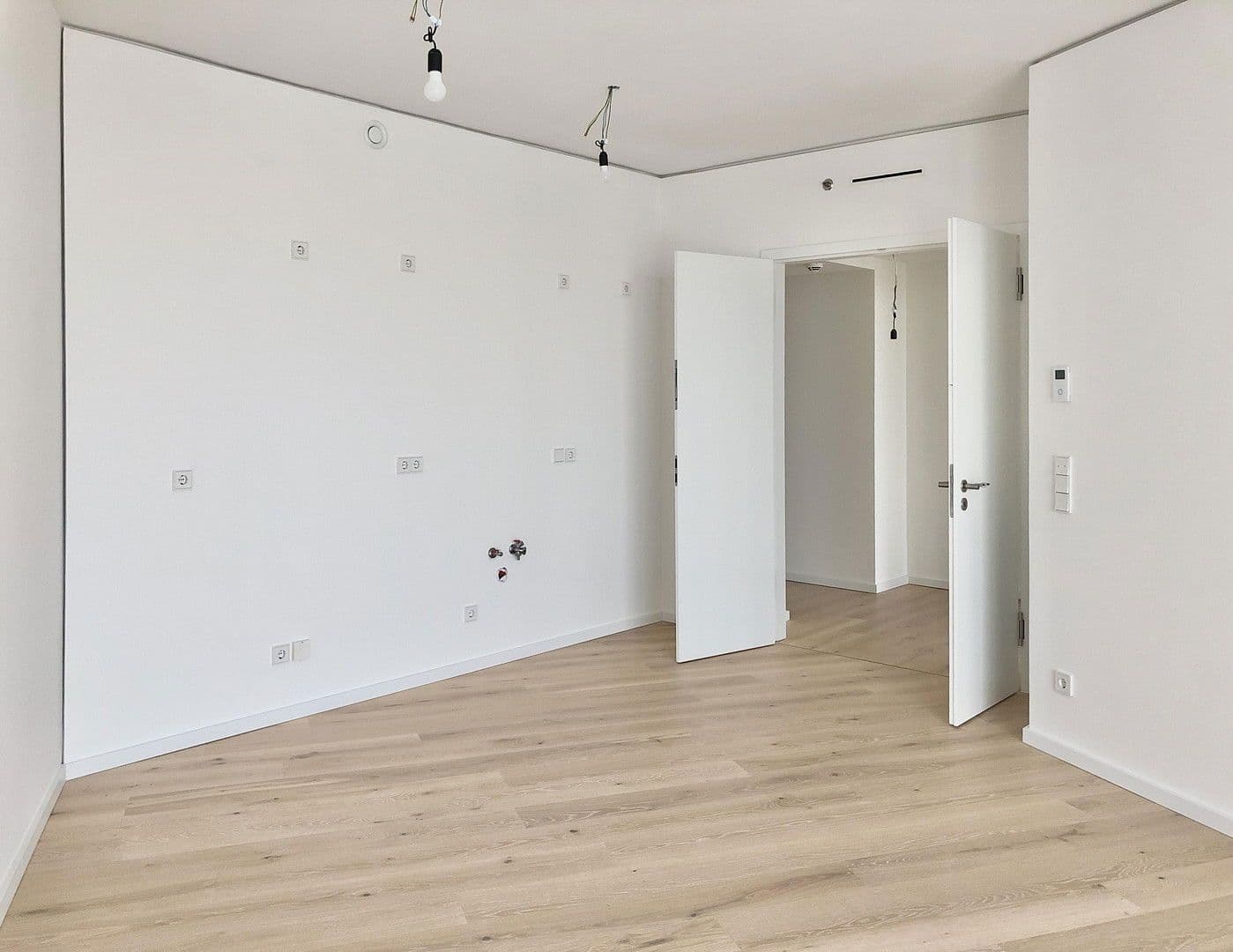 Pronájem bytu 3+1 82 m², Europa-Allee 2, Frankfurt am Main, Hessen Pronájem bytu 3+1 82 m², Europa-Allee 2, Frankfurt am Main, Hessen