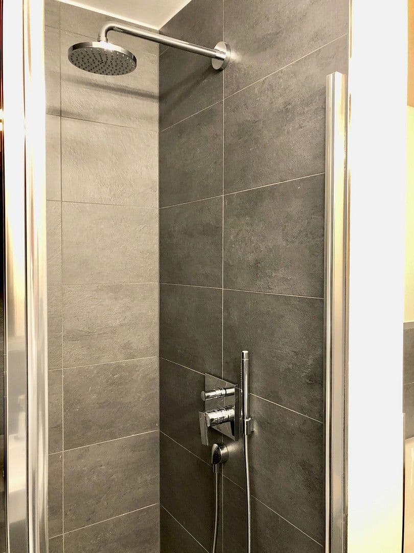 Pronájem bytu 2+1 61 m², Europa-Allee 2, Frankfurt am Main, Hessen Pronájem bytu 2+1 61 m², Europa-Allee 2, Frankfurt am Main, Hessen