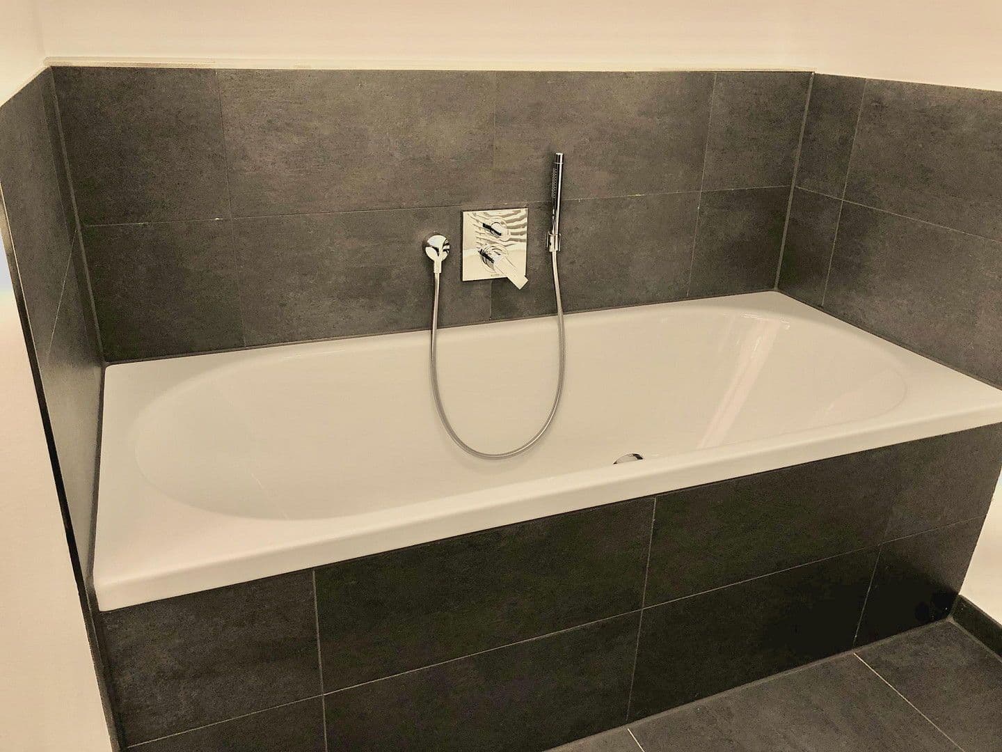 Pronájem bytu 2+1 61 m², Europa-Allee 2, Frankfurt am Main, Hessen Pronájem bytu 2+1 61 m², Europa-Allee 2, Frankfurt am Main, Hessen