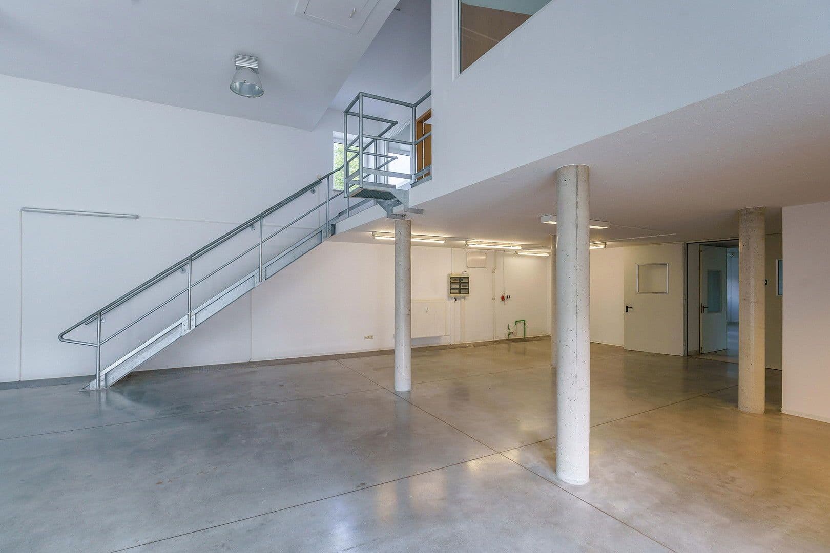 Pronájem nebytového prostoru 1.000 m², Chemnitz, Sasko Pronájem nebytového prostoru 1.000 m², Chemnitz, Sasko