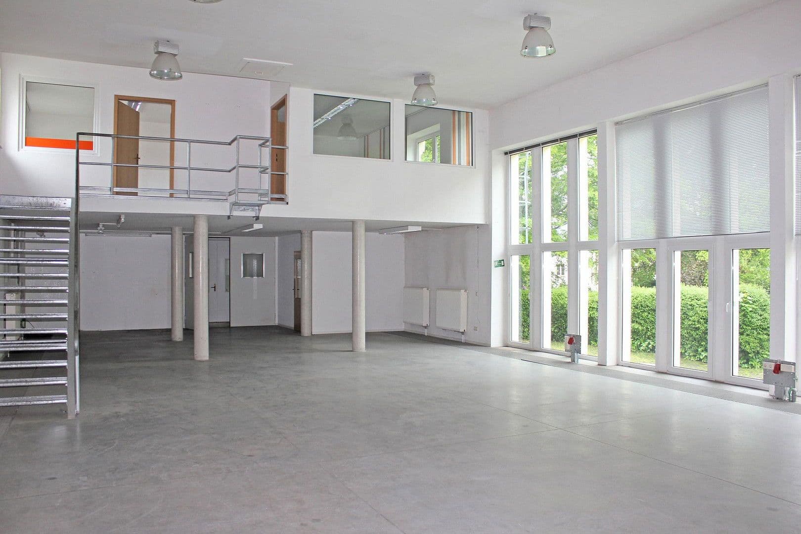 Pronájem nebytového prostoru 1.000 m², Chemnitz, Sasko Pronájem nebytového prostoru 1.000 m², Chemnitz, Sasko