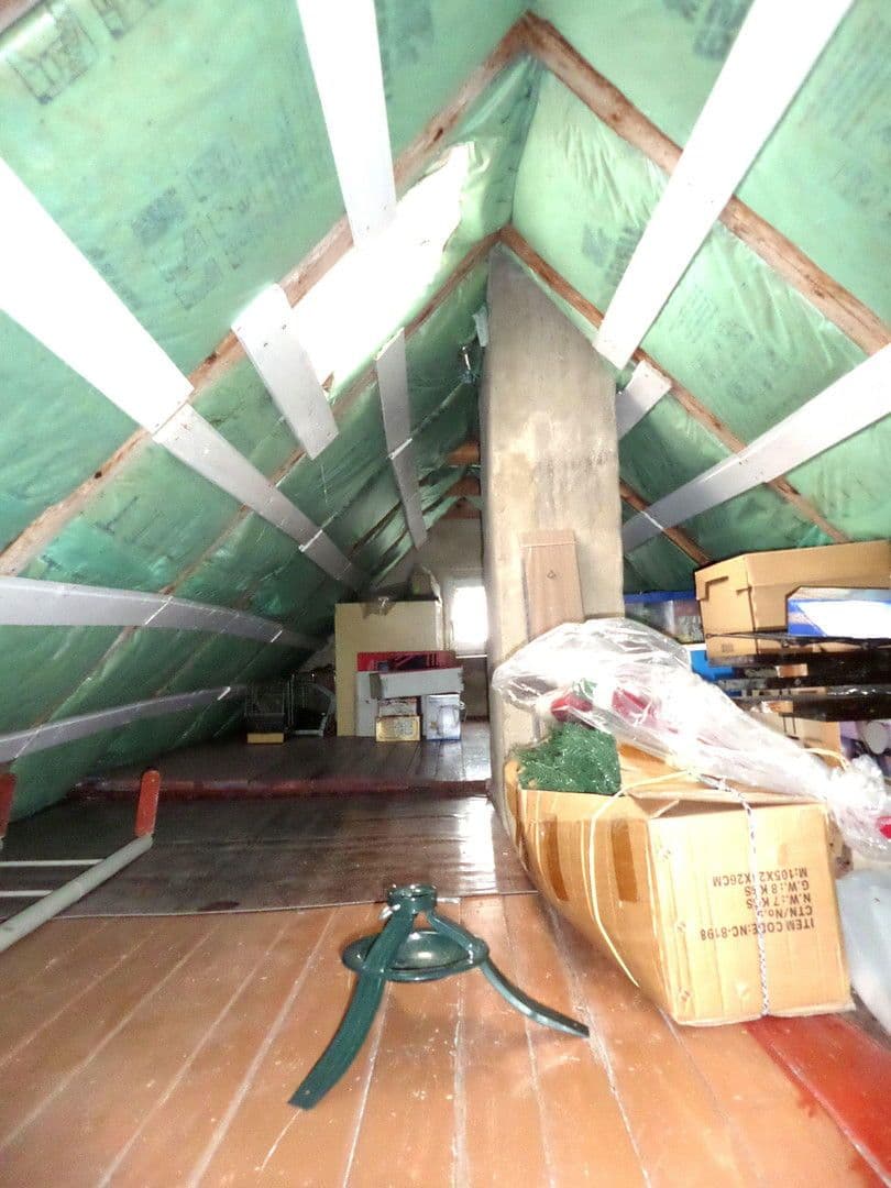 Prodej domu 219 m², pozemek 1.780 m², Bernsdorf, Sasko Prodej domu 219 m², pozemek 1.780 m², Bernsdorf, Sasko