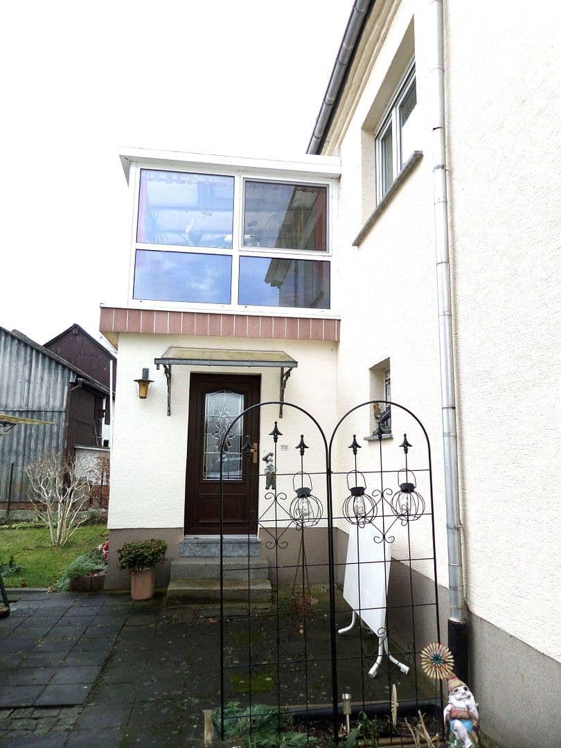 Prodej domu 219 m², pozemek 1.780 m², Bernsdorf, Sasko Prodej domu 219 m², pozemek 1.780 m², Bernsdorf, Sasko