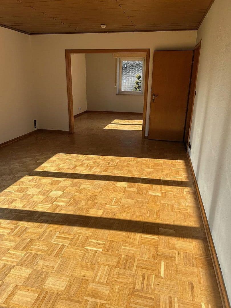 Prodej domu 150 m², pozemek 699 m², Euskirchen, Severní Porýní-Vestfálsko Prodej domu 150 m², pozemek 699 m², Euskirchen, Severní Porýní-Vestfálsko