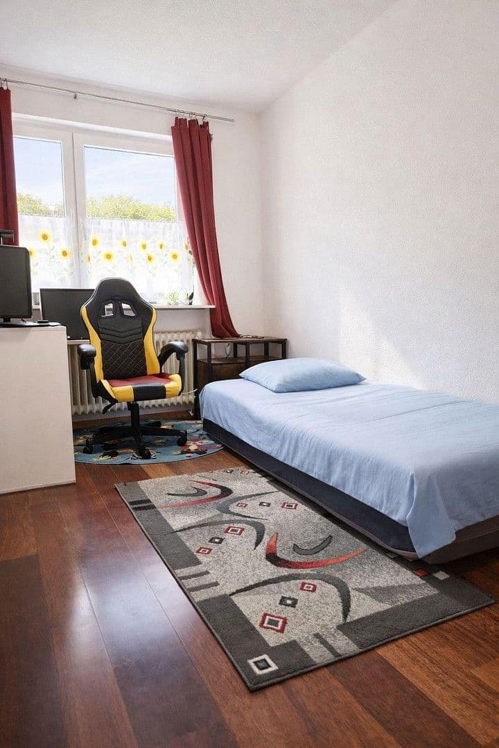 Prodej bytu 3+1 87 m², Breslauer Str. 31, Kelkheim (Taunus), Hessen Prodej bytu 3+1 87 m², Breslauer Str. 31, Kelkheim (Taunus), Hessen