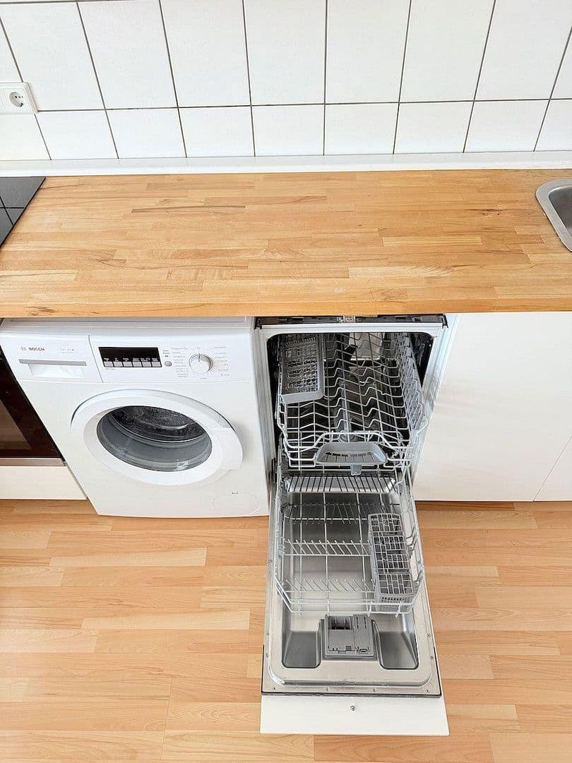 Pronájem bytu 3+1 70 m², Friedrichstraße 22, Bonn, Severní Porýní-Vestfálsko Pronájem bytu 3+1 70 m², Friedrichstraße 22, Bonn, Severní Porýní-Vestfálsko