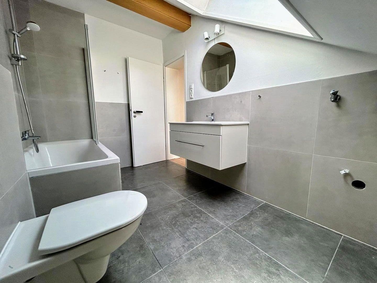 Pronájem bytu 4+1 111 m², Fuchsbergstr. 9, Mauth, Bavorsko Pronájem bytu 4+1 111 m², Fuchsbergstr. 9, Mauth, Bavorsko