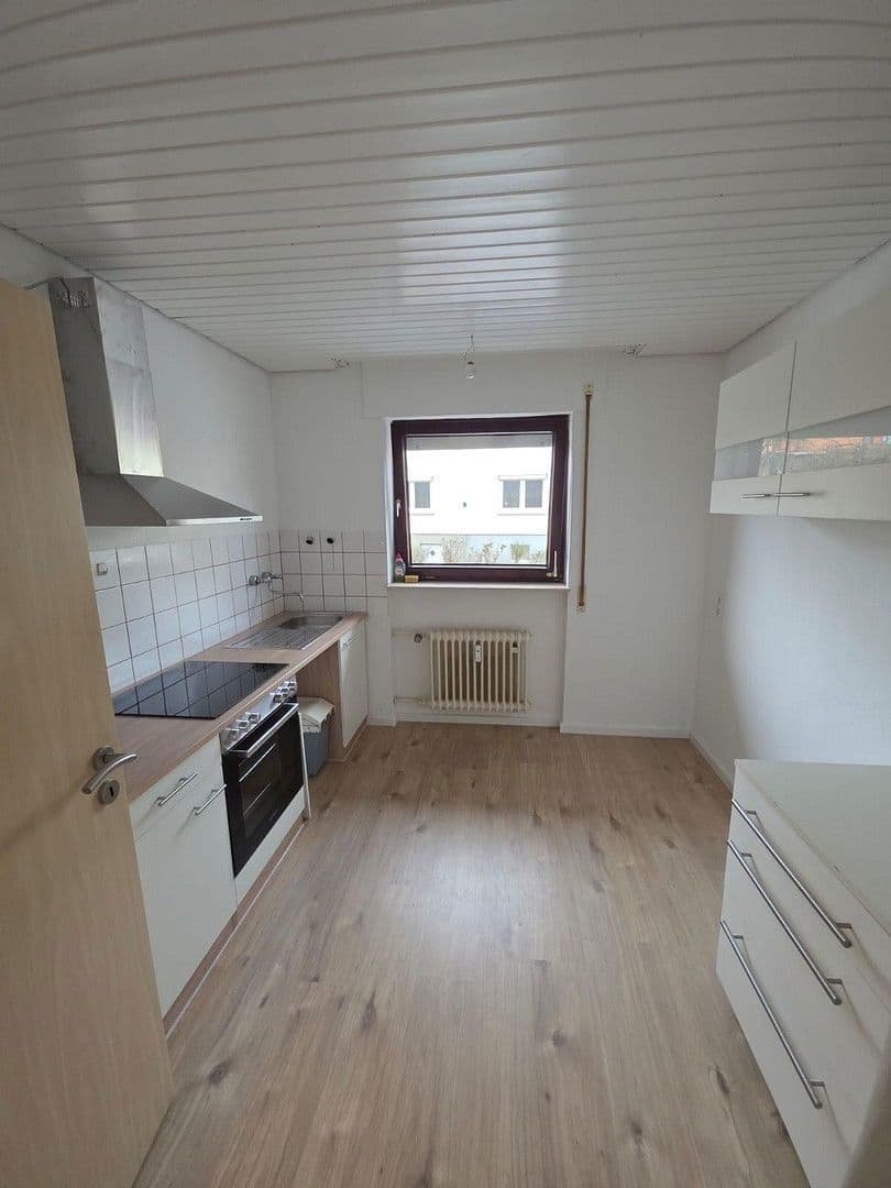 Pronájem bytu 4+1 102 m², Hölzerner Strasse 23, Eberstadt, Bádensko-Württembersko Pronájem bytu 4+1 102 m², Hölzerner Strasse 23, Eberstadt, Bádensko-Württembersko