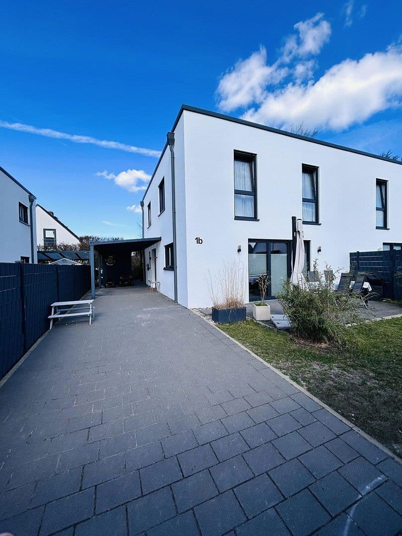 Prodej domu 125 m², pozemek 238 m², Isernhagen, Dolní Sasko Prodej domu 125 m², pozemek 238 m², Isernhagen, Dolní Sasko