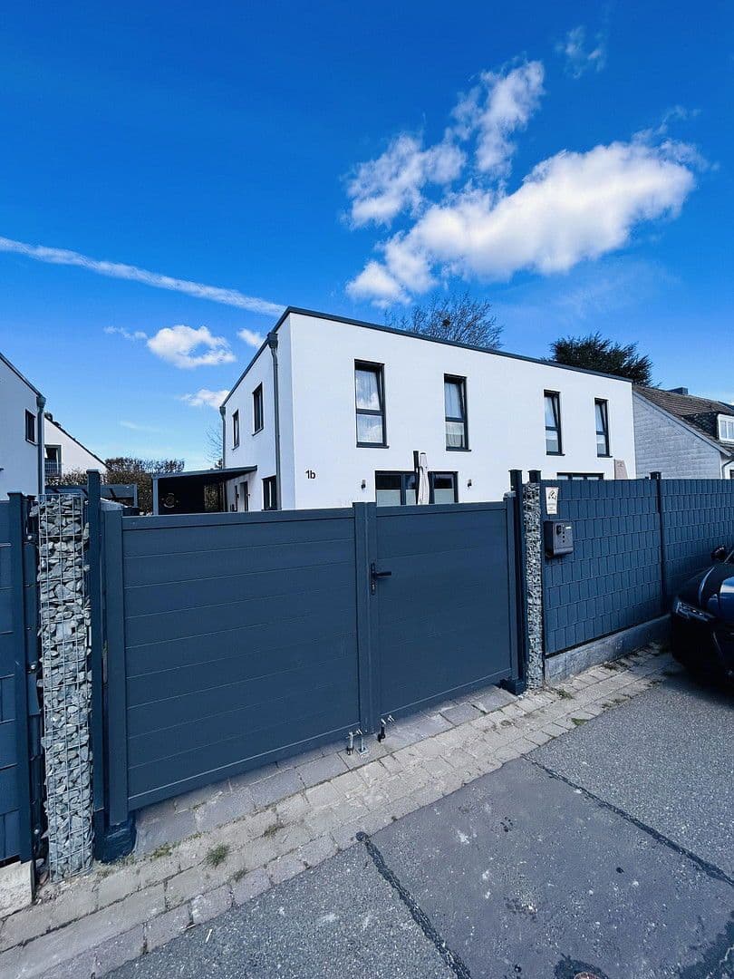 Prodej domu 125 m², pozemek 238 m², Isernhagen, Dolní Sasko Prodej domu 125 m², pozemek 238 m², Isernhagen, Dolní Sasko