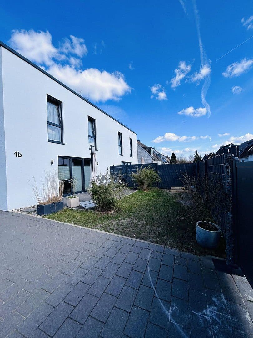 Prodej domu 125 m², pozemek 238 m², Isernhagen, Dolní Sasko Prodej domu 125 m², pozemek 238 m², Isernhagen, Dolní Sasko