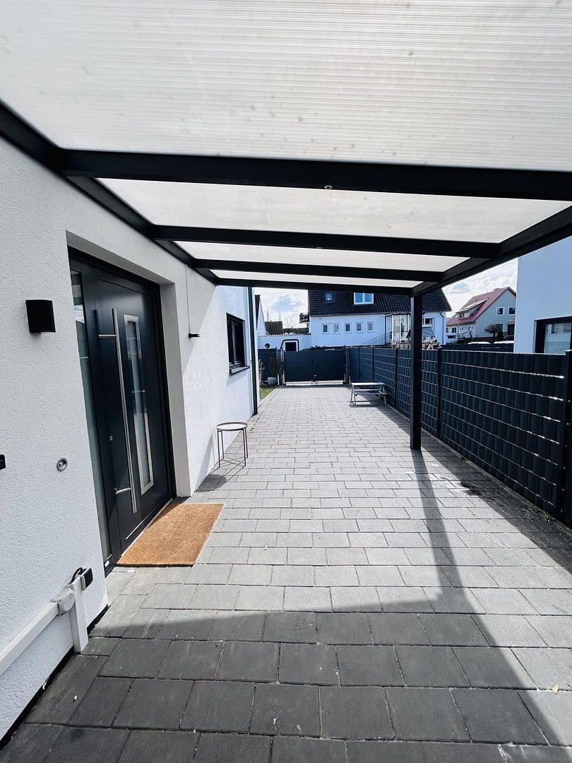 Prodej domu 125 m², pozemek 238 m², Isernhagen, Dolní Sasko Prodej domu 125 m², pozemek 238 m², Isernhagen, Dolní Sasko