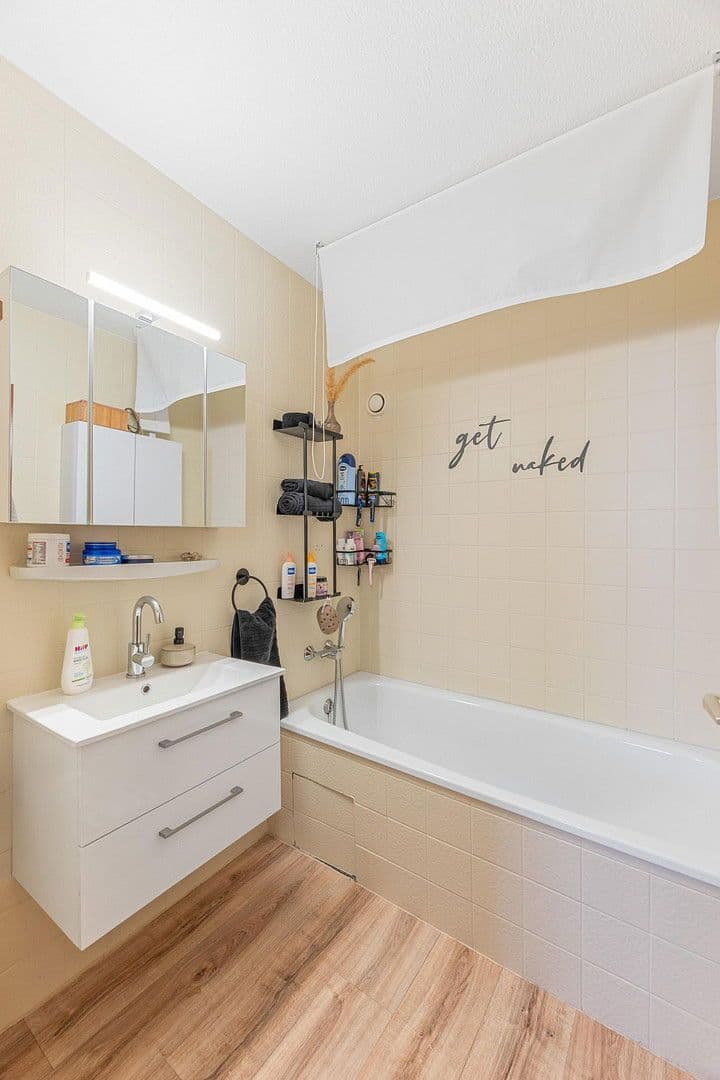 Pronájem bytu 3+kk 85 m², Beuren, Bádensko-Württembersko Pronájem bytu 3+kk 85 m², Beuren, Bádensko-Württembersko