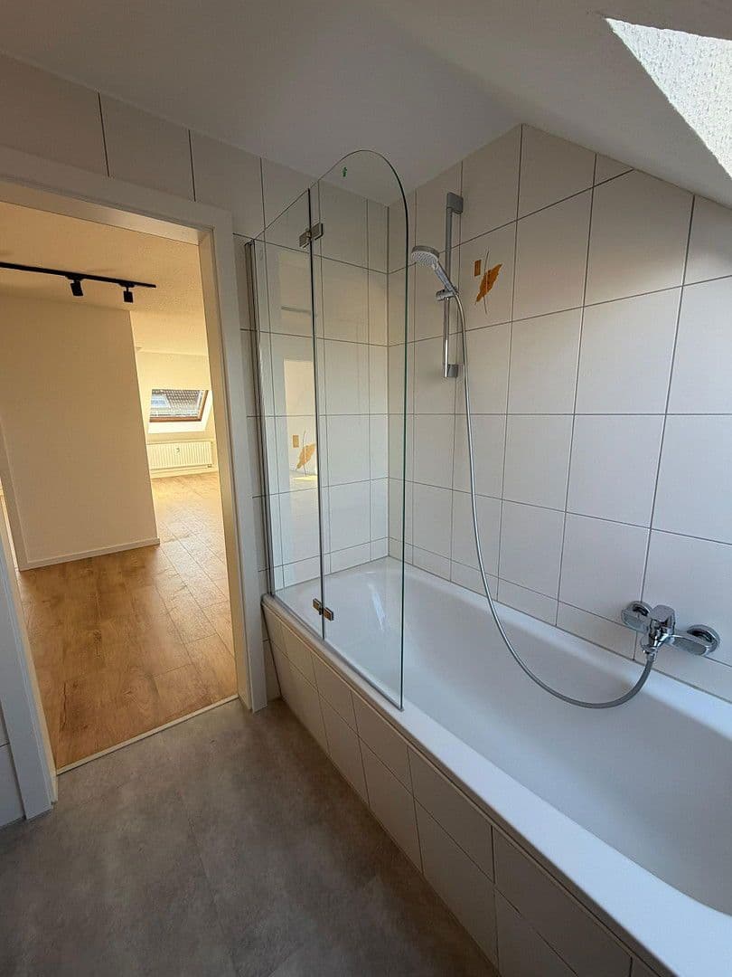 Pronájem bytu 2+1 49 m², Ferdinand-Jost-Straße 37, Leipzig, Sasko Pronájem bytu 2+1 49 m², Ferdinand-Jost-Straße 37, Leipzig, Sasko