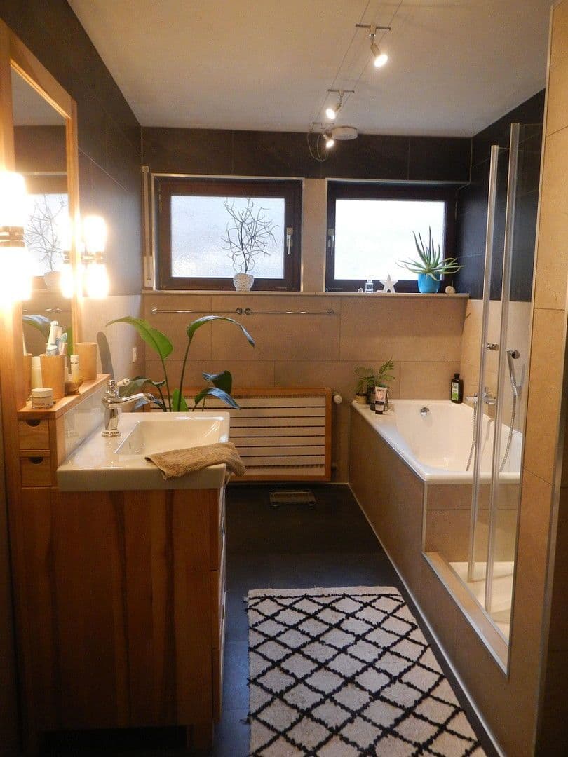 Prodej domu 227 m², pozemek 487 m², Neustadt an der Weinstraße, Porýní-Falc Prodej domu 227 m², pozemek 487 m², Neustadt an der Weinstraße, Porýní-Falc