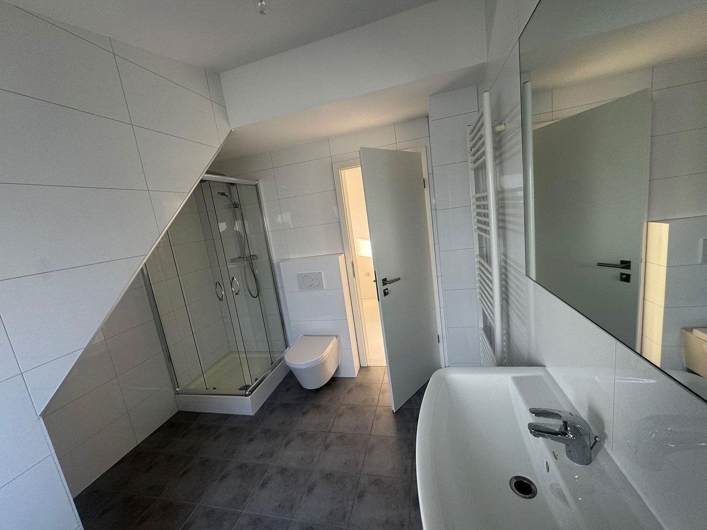 Prodej domu 200 m², pozemek 668 m², Leverkusen, Severní Porýní-Vestfálsko Prodej domu 200 m², pozemek 668 m², Leverkusen, Severní Porýní-Vestfálsko